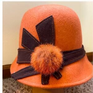 Adora Vintage Style Wool Cloche In Rust